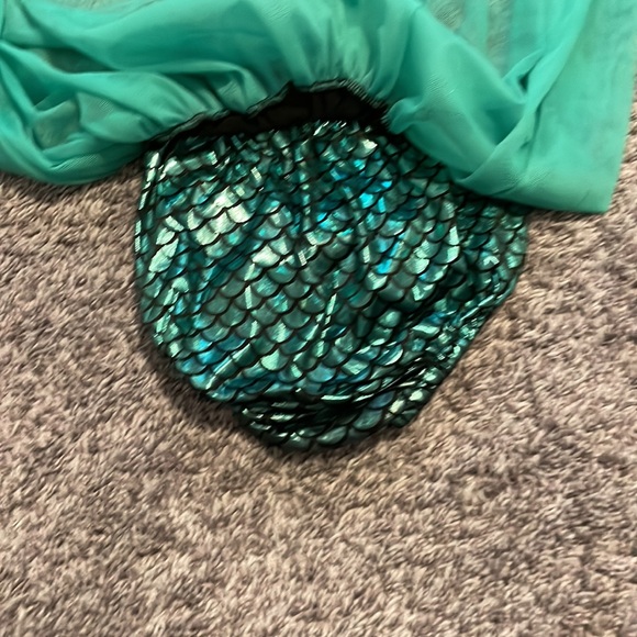 Mermaid outfit cake smash! - Picture 3 of 3